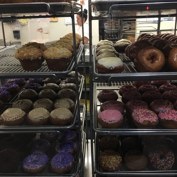 Peterson's Donut Corner Donut Shop in Central Escondido