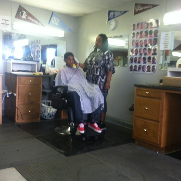 The "Remix" Mr. Dee's 2 Hair Salon in Bowling Green