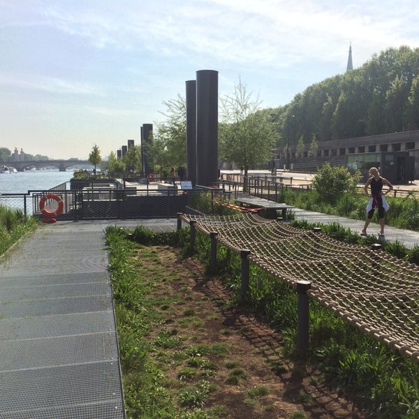 Photos at Archipel des Berges de Seine Jardin flottant