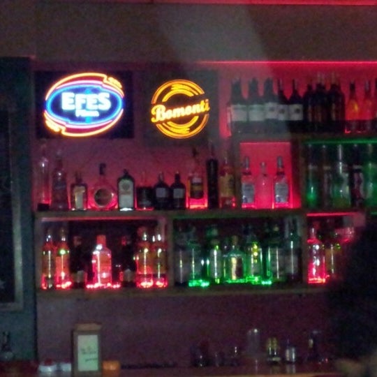 9/14/2012 tarihinde Metin T.ziyaretçi tarafından Latino Bar'de çekilen fotoğraf