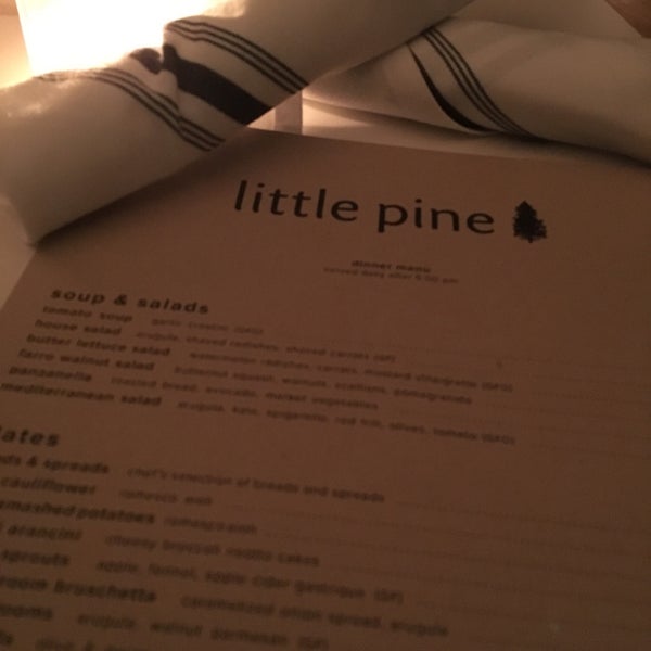 2/14/2016 tarihinde Kelly H.ziyaretçi tarafından Little Pine Restaurant'de çekilen fotoğraf
