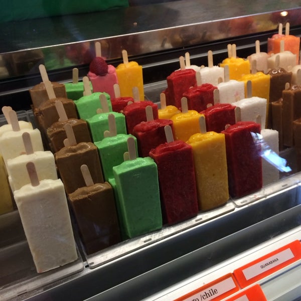 3/10/2014에 Kelly H.님이 Mateo&#39;s Ice Cream &amp; Fruit Bars에서 찍은 사진