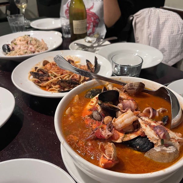 Photo prise au Sotto Mare Oysteria &amp; Seafood Restaurant par MJ K. le10/8/2022