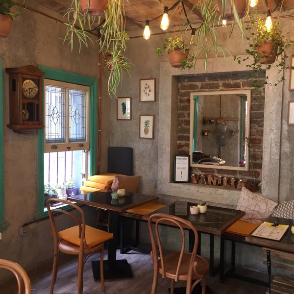 7/13/2019にEnginがVanilla Cafe Balatで撮った写真