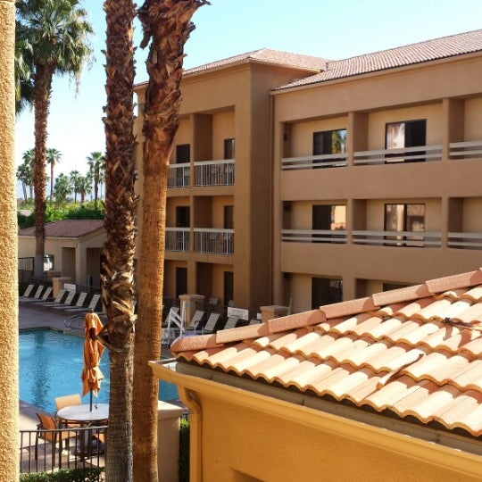 Photo taken at Courtyard by Marriott Palm Springs by ᴡᴡᴡ.Bob.pwho.ru E. on 4/26/2014