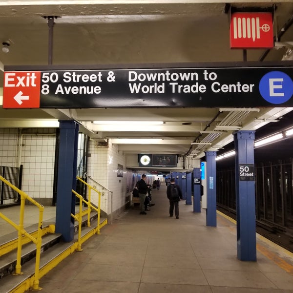 Das Foto wurde bei MTA Subway - 50th St (C/E) von ᴡᴡᴡ.Bob.pwho.ru E. am 4/29/2018 aufgenommen