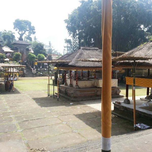 Photo taken at Pura Samuan Tiga by Gra D. on 4/17/2013