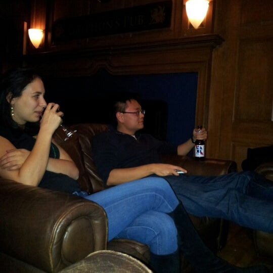 2/17/2013에 Yana K.님이 Gryphon&#39;s Pub (GPSCY)에서 찍은 사진