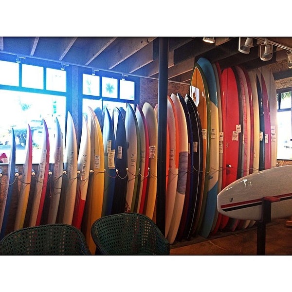 Foto diambil di Killer Dana Surf Shop oleh Plach V. pada 6/6/2014
