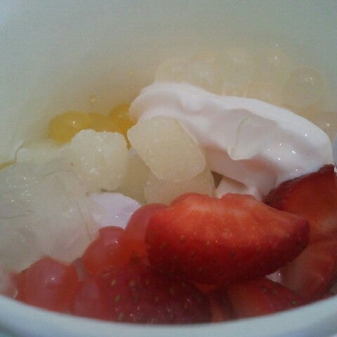 Photo taken at FroyoWorld by Jamie Y. on 3/13/2013