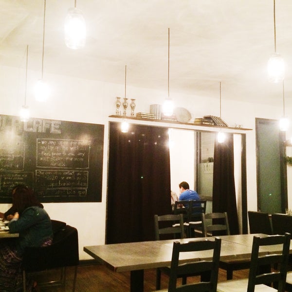 9/3/2015 tarihinde Florian O.ziyaretçi tarafından LoLa Cafe'de çekilen fotoğraf