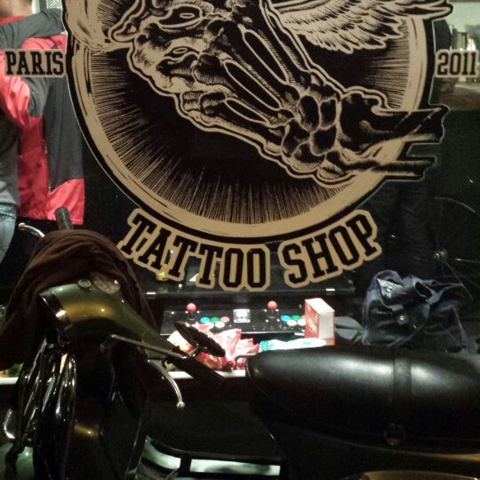 Hand In Glove Tattoo Tattoo Parlor in Paris