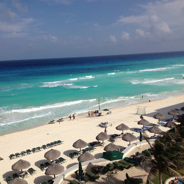Photo taken at JW Marriott Cancun Resort &amp; Spa by Alejandro E. on 4/17/2013