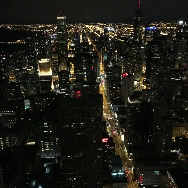 Photo taken at 360 CHICAGO by Emfimbria on 5/8/2016