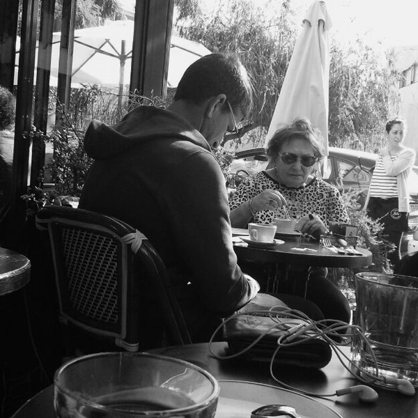 12/20/2013にAlex K.がLulu - Café Pâtisserie (לולו קפה פטיסרי)で撮った写真