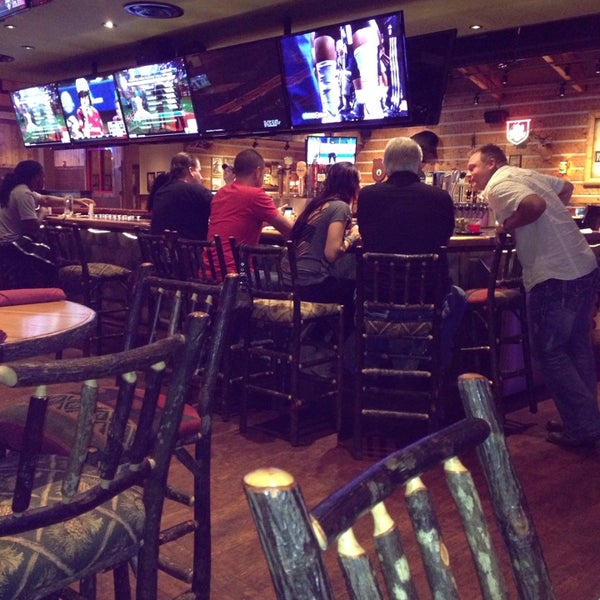 Foto di Twin Peaks Restaurant Little Rock, AR