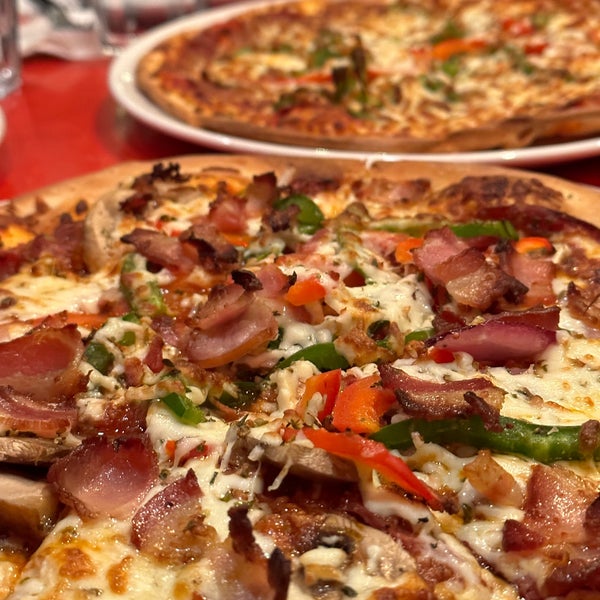 Polina Pizzeria / #CanadaDo / Best Pizza Restaurants in Quebec