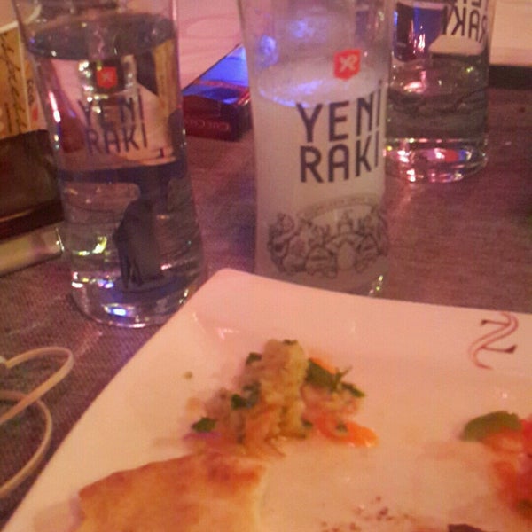 Das Foto wurde bei Ziyaret Restaurant &amp; Ocakbaşı von Harika am 12/27/2016 aufgenommen