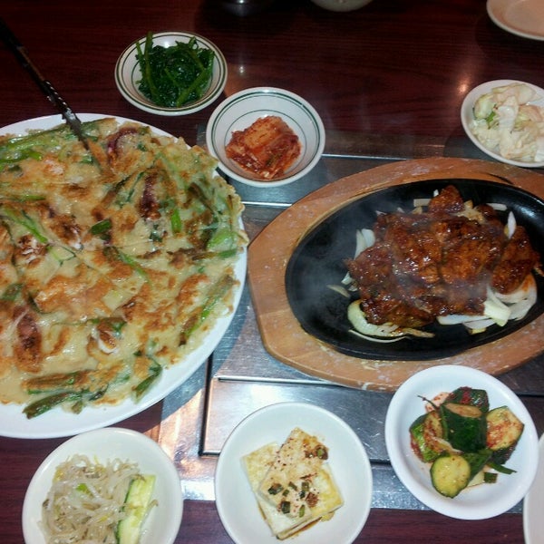 Снимок сделан в Seoul Garden Restaurant пользователем Vickie 5/22/2013