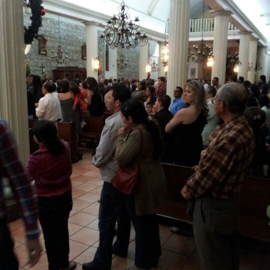 Photo taken at Iglesia San Miguel De Escazu by Winnie C. on 12/30/2012