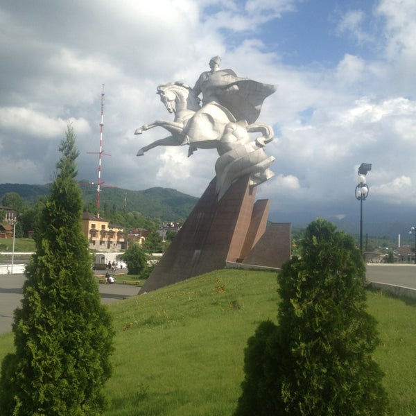 Памятник плиеву на кубе