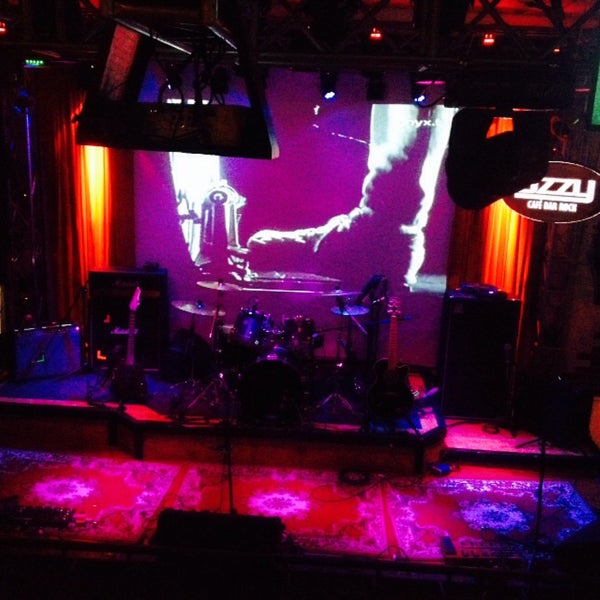 Photo taken at Ozzy Bar Rock by Leonardo S. on 3/14/2015