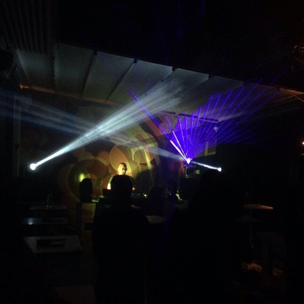 Foto scattata a Notta Cafe &amp; Bar da Tunca E. il 10/17/2014