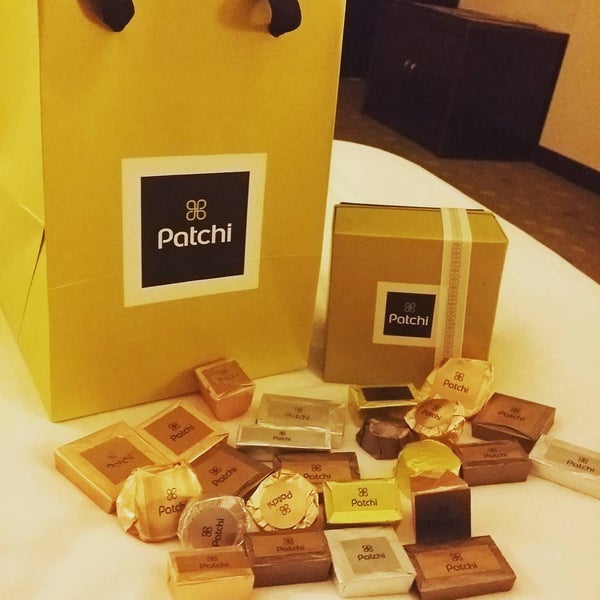 Patchi конфеты. Patchi шоколад. набор наклеек а4 patchi. patchi dubai mall.