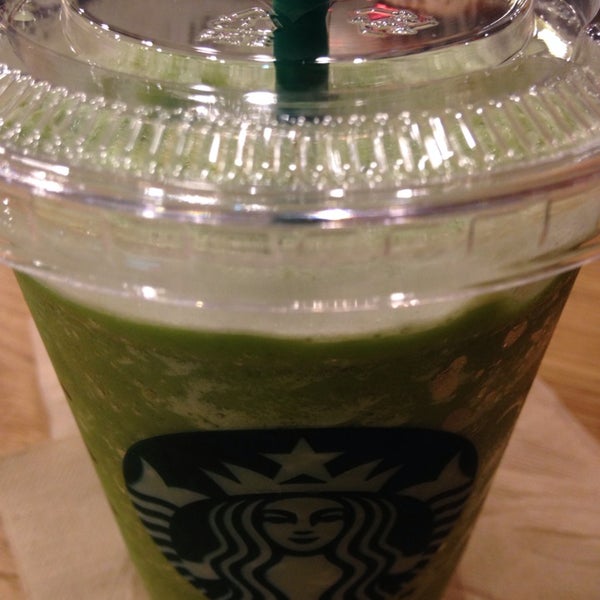 Das Foto wurde bei Starbucks von Samantha am 4/3/2014 aufgenommen
