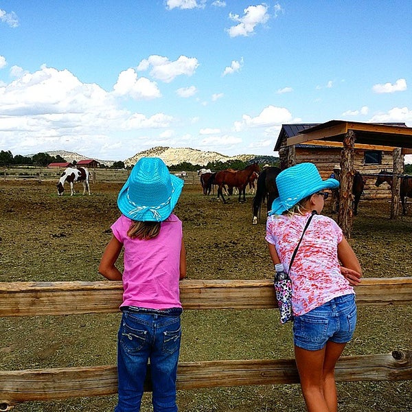 Foto diambil di Zion Mountain Ranch oleh K L. pada 8/23/2014
