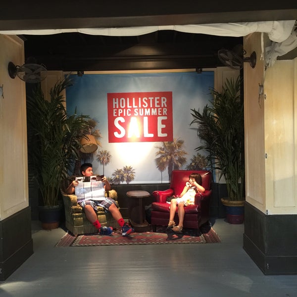 Hollister kings plaza number outlet