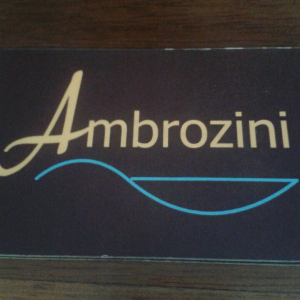 รูปภาพถ่ายที่ Ambrozini Mix Gourmet โดย Milla G. เมื่อ 1/19/2014