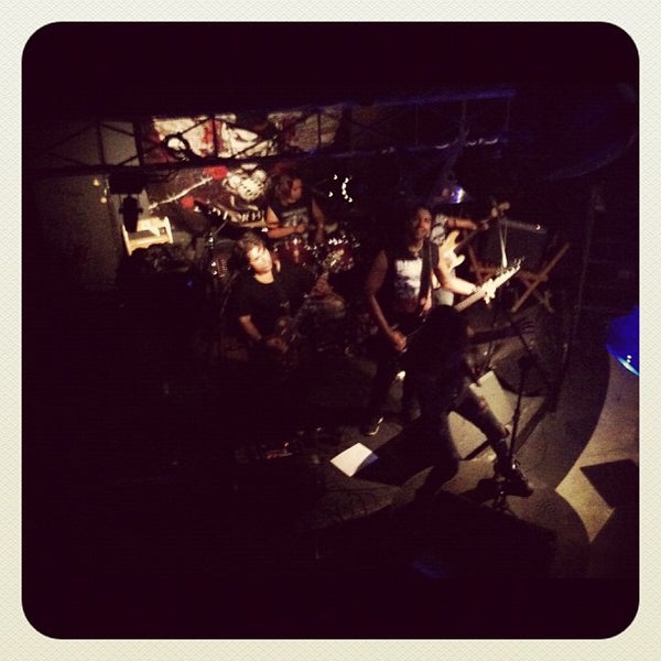 รูปภาพถ่ายที่ Café Muzik โดย Rhee Charles S. เมื่อ 11/4/2012