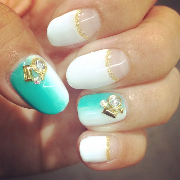 Photos At ネイルサロン Lavivi 表参道 Salon Barbershop In Minato