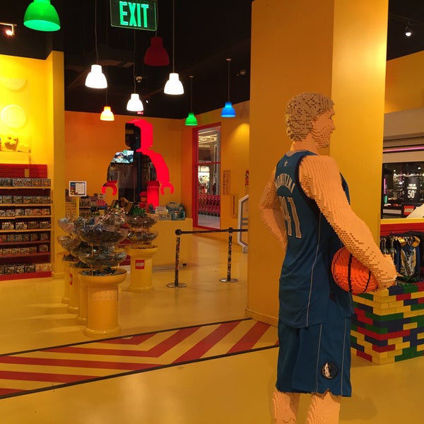 Photo taken at LEGOLAND Discovery Center Dallas/Ft Worth by Quarry on 6/2/2016