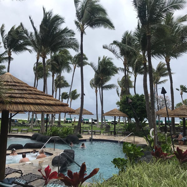 Photo taken at Marriott&#39;s Maui Ocean Club  - Lahaina &amp; Napili Towers by Quarry on 4/2/2018