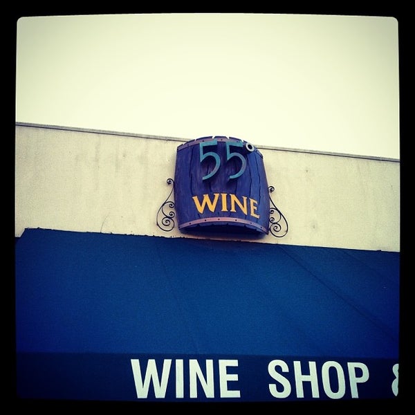 12/15/2013에 Karlyn F.님이 55° Wine Bar에서 찍은 사진