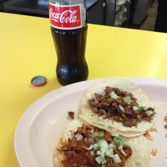 10/30/2012에 austin g.님이 El Taco De Mexico에서 찍은 사진