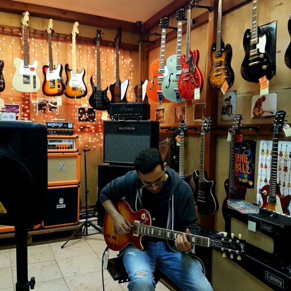 Photo taken at Gibson Shop by Leo T. on 7/8/2016