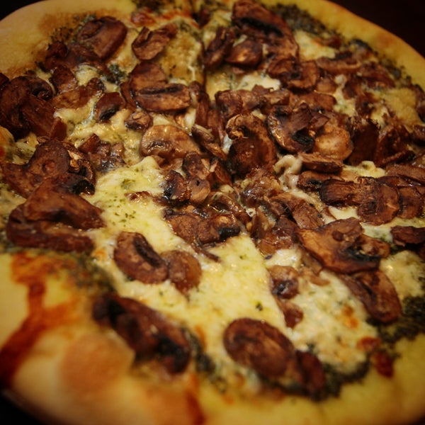 The garlic mushroom pizza is amazing!