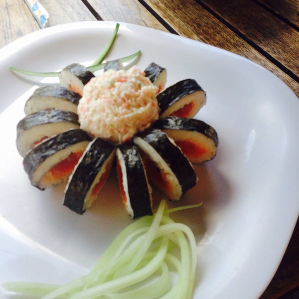 Foto scattata a The Sushi &amp; Salads, Co da Eliz S. il 9/26/2015