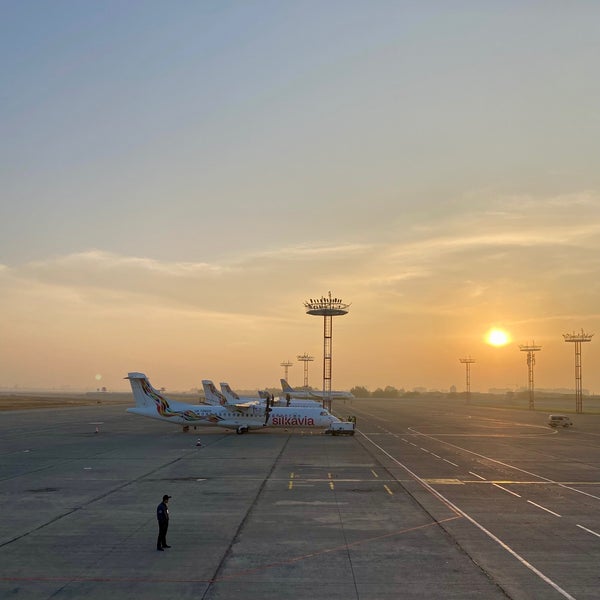 Foto diambil di Toshkent Xalqaro Aeroporti | Tashkent International Airport (TAS) oleh 👻Alexey pada 10/19/2023
