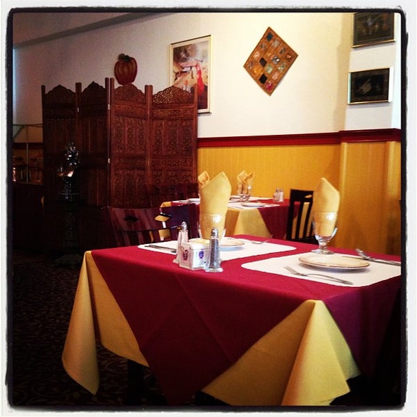 8/11/2013にEdward G.がDarbar Indian Cuisineで撮った写真