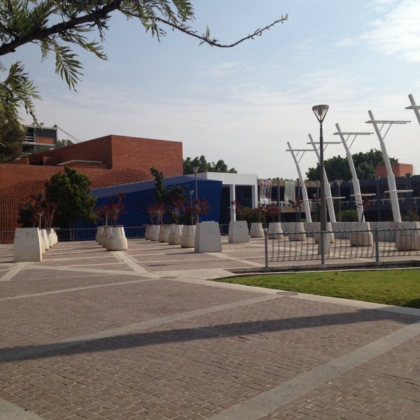 Photo taken at Universidad De La Salle Bajío by Linda M. on 4/27/2013