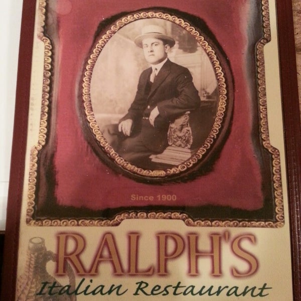 Foto tomada en Ralph&#39;s Italian Restaurant  por Jomar E. el 5/27/2013