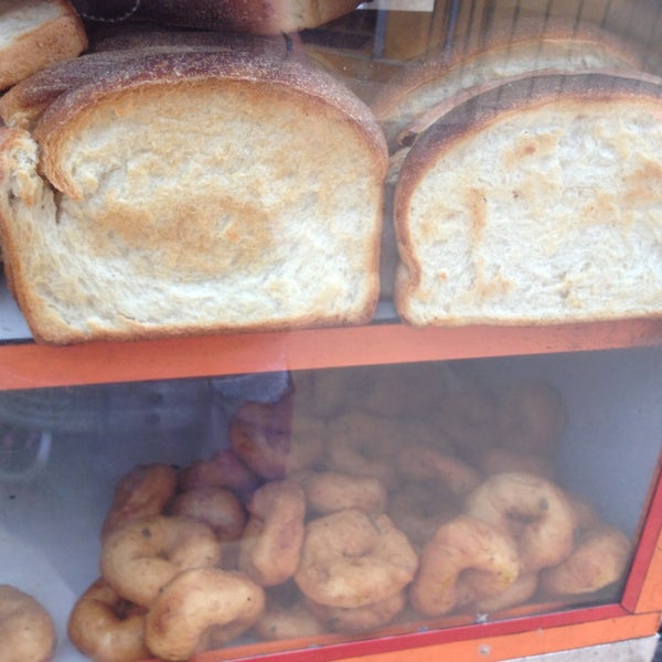 водка ржаная хлебная половинка беларусь. водка белорусская хлебная половинка. хлеб необычной формы. хлебный мякиш. хлебная кайфуля.