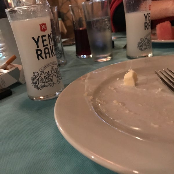 Das Foto wurde bei Aramızda Kalsın Mangal&amp;Restaurant von Ersan Y. am 10/29/2017 aufgenommen