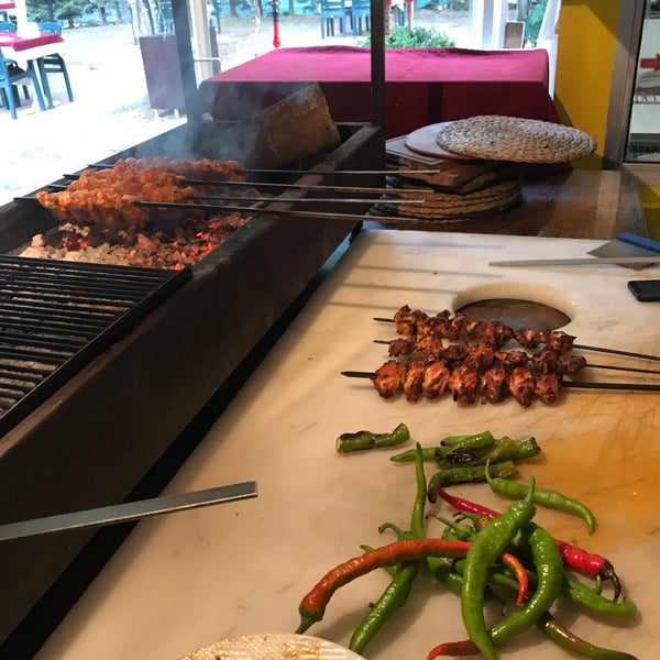 8/28/2018 tarihinde Ersan Y.ziyaretçi tarafından Aramızda Kalsın Mangal&amp;Restaurant'de çekilen fotoğraf