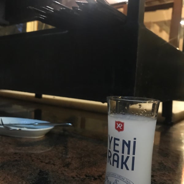 Das Foto wurde bei Aramızda Kalsın Mangal&amp;Restaurant von Ersan Y. am 5/25/2018 aufgenommen