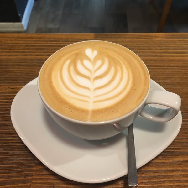 12/3/2018 tarihinde Rifat Y.ziyaretçi tarafından Chapter Coffee'de çekilen fotoğraf